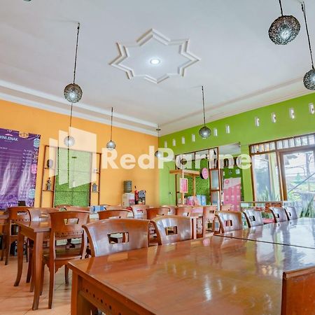 Nafisa Homestay Syariah Near Jatim Park 3 Batu Mitra Reddoorz Malang Exterior photo