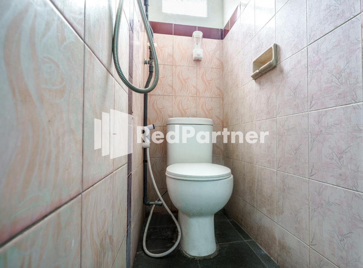 Nafisa Homestay Syariah Near Jatim Park 3 Batu Mitra Reddoorz Malang Exterior photo